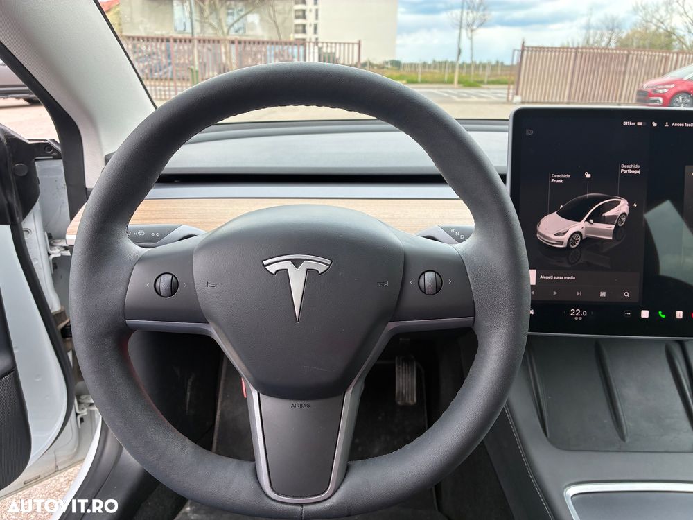 Tesla Model 3 - 13