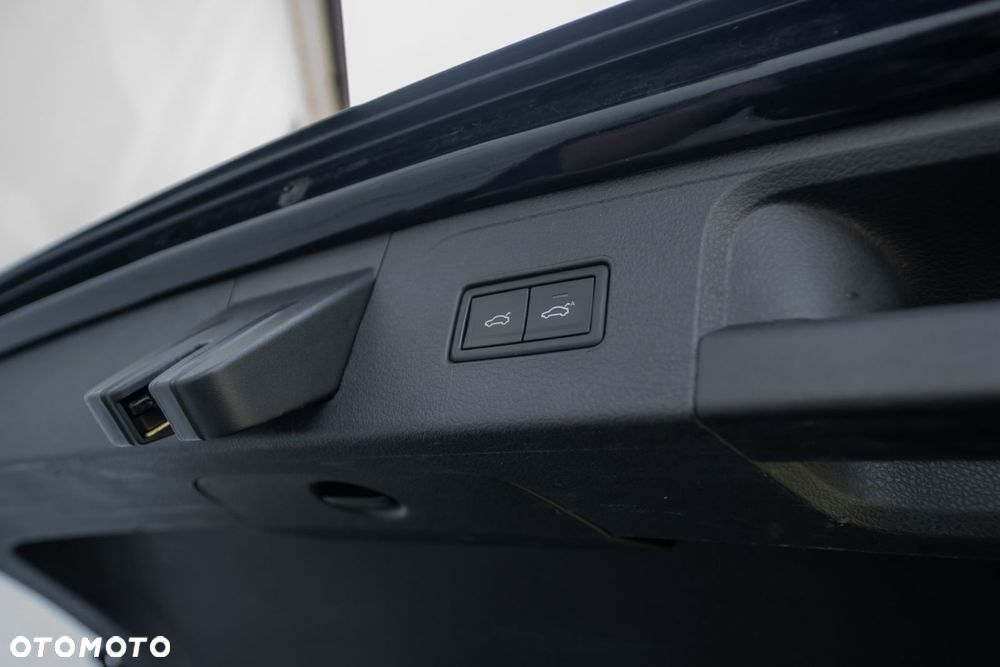 Volkswagen Passat - 29