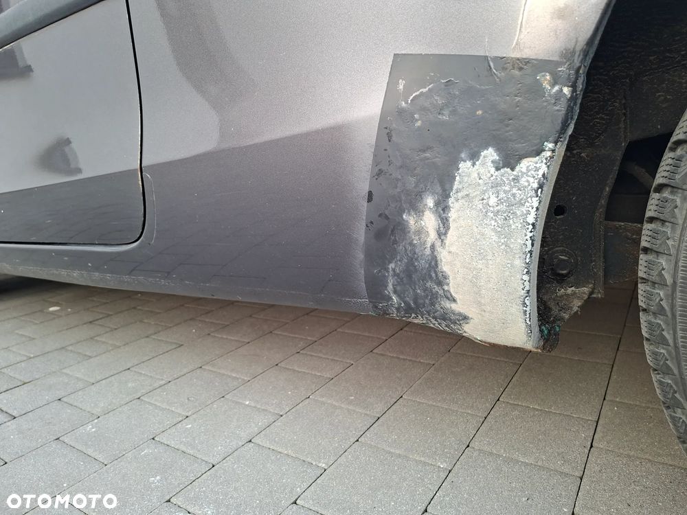 Toyota Yaris - 5