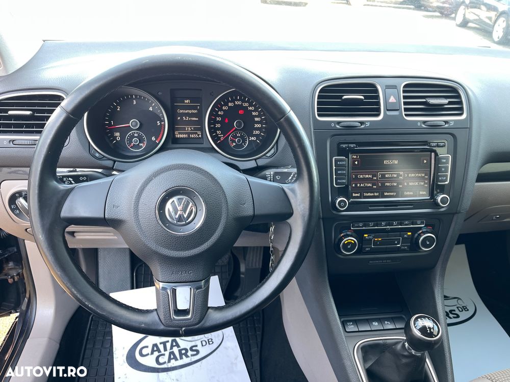 Volkswagen Golf - 37