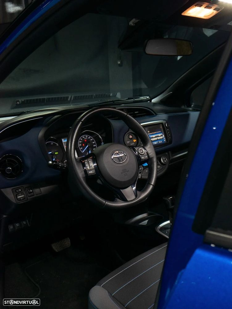Toyota Yaris 1.5 HSD Square Collec.Blue - 23