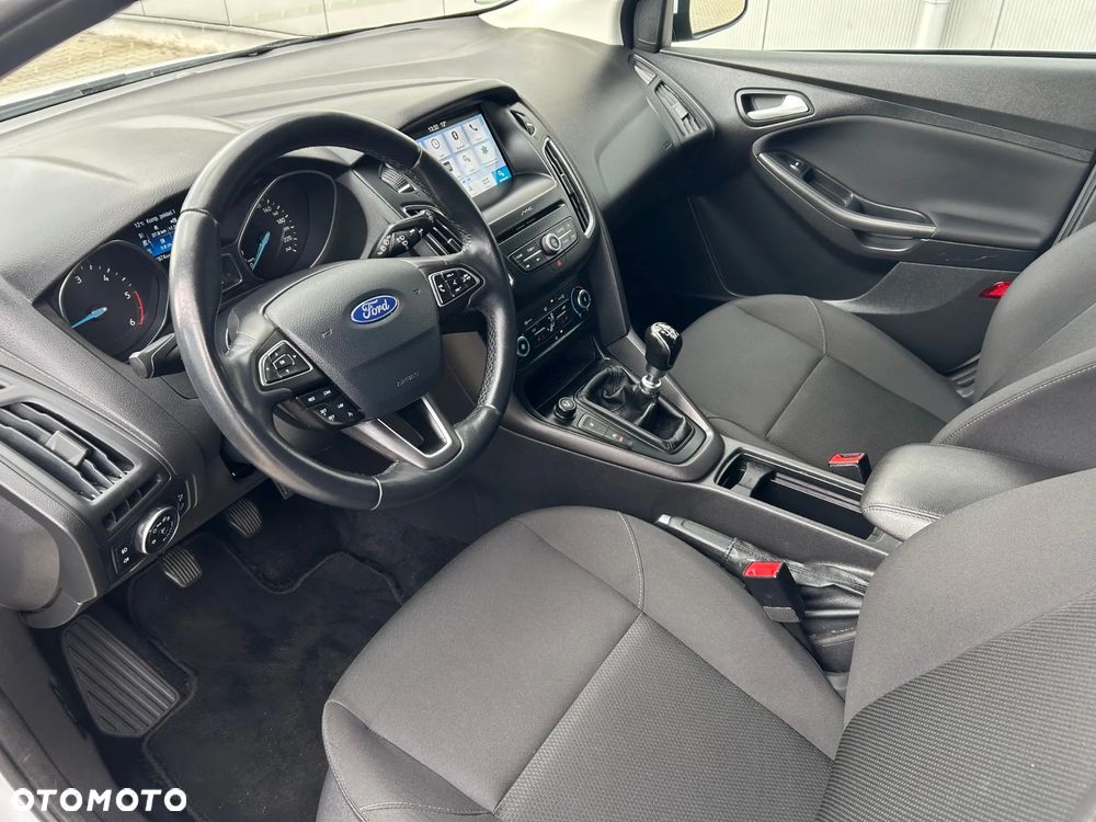 Ford Focus Turnier 1.5 TDCi DPF Start-Stopp-System Business - 8