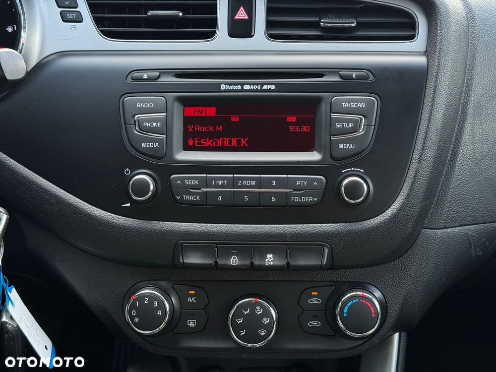 Kia Ceed 1.6 GDI Dream Team Edition - 16