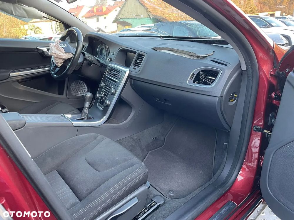 Volvo V60 D2 Momentum - 4