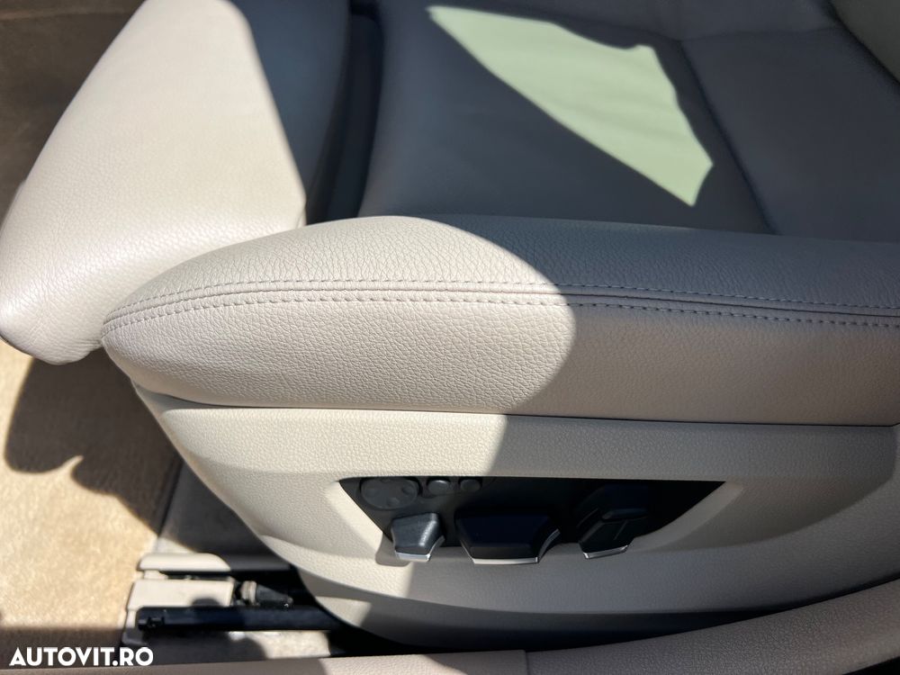 BMW Seria 5 525d xDrive AT - 23