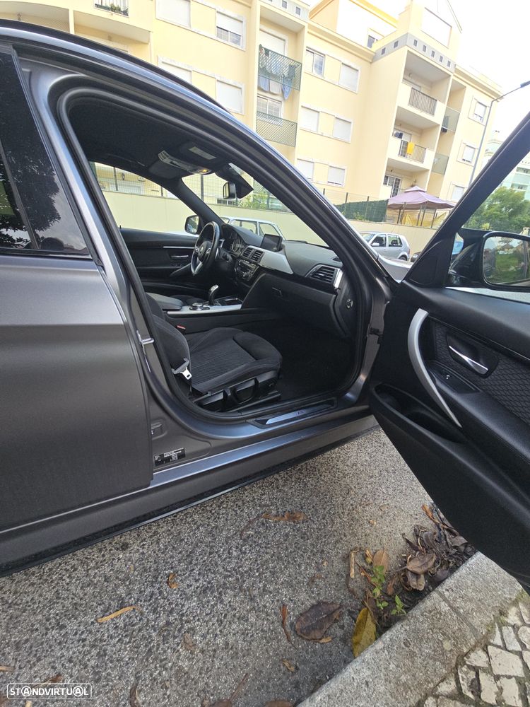 BMW 320 d EfficientDynamics Line Sport Auto - 16
