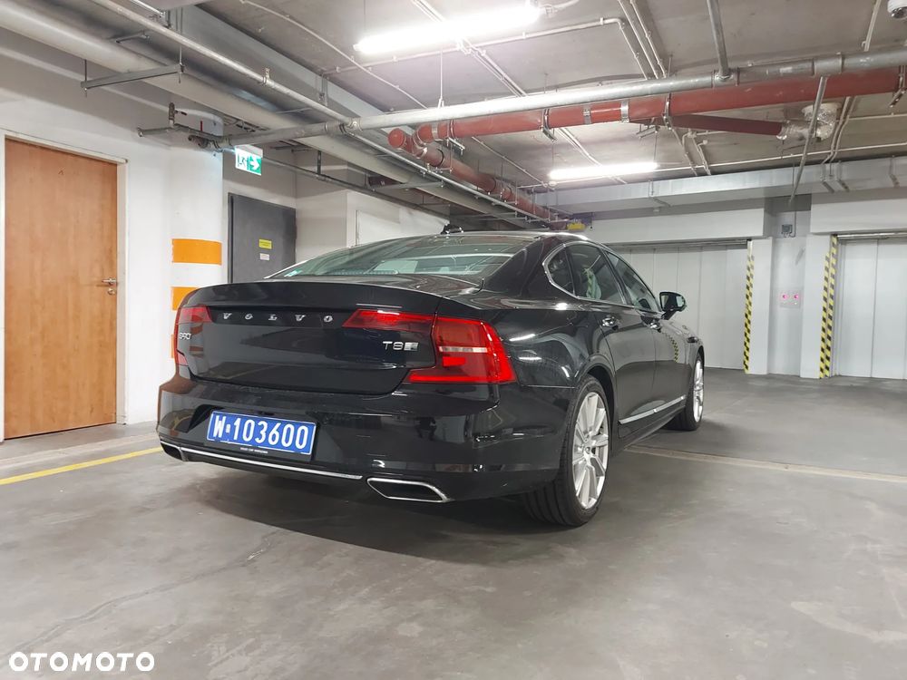 Volvo S90 - 2