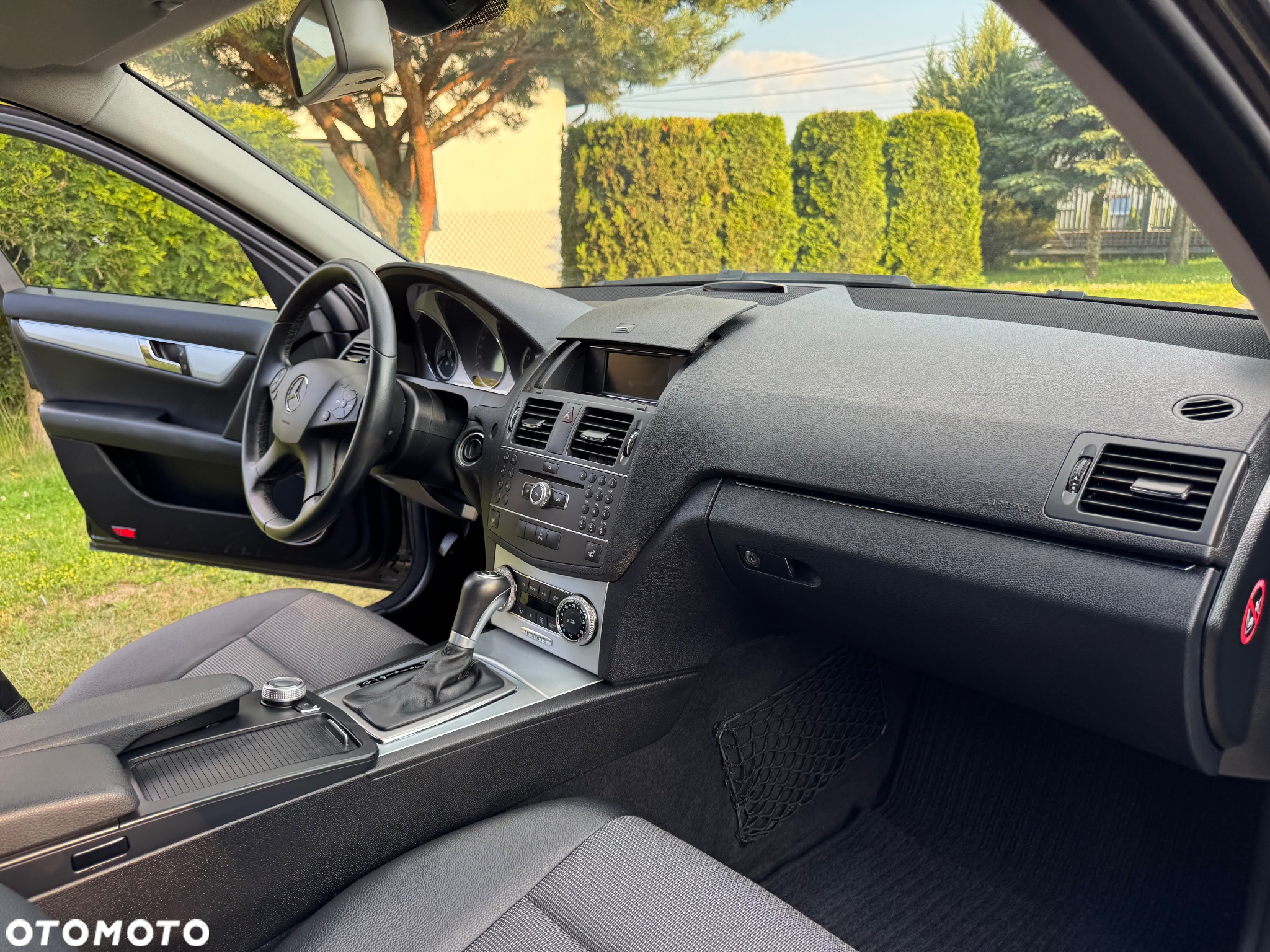 Mercedes-Benz Klasa C 180 T CGI Automatik BlueEFFICIENCY - 30