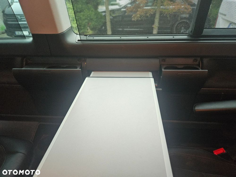 Volkswagen Multivan - 22