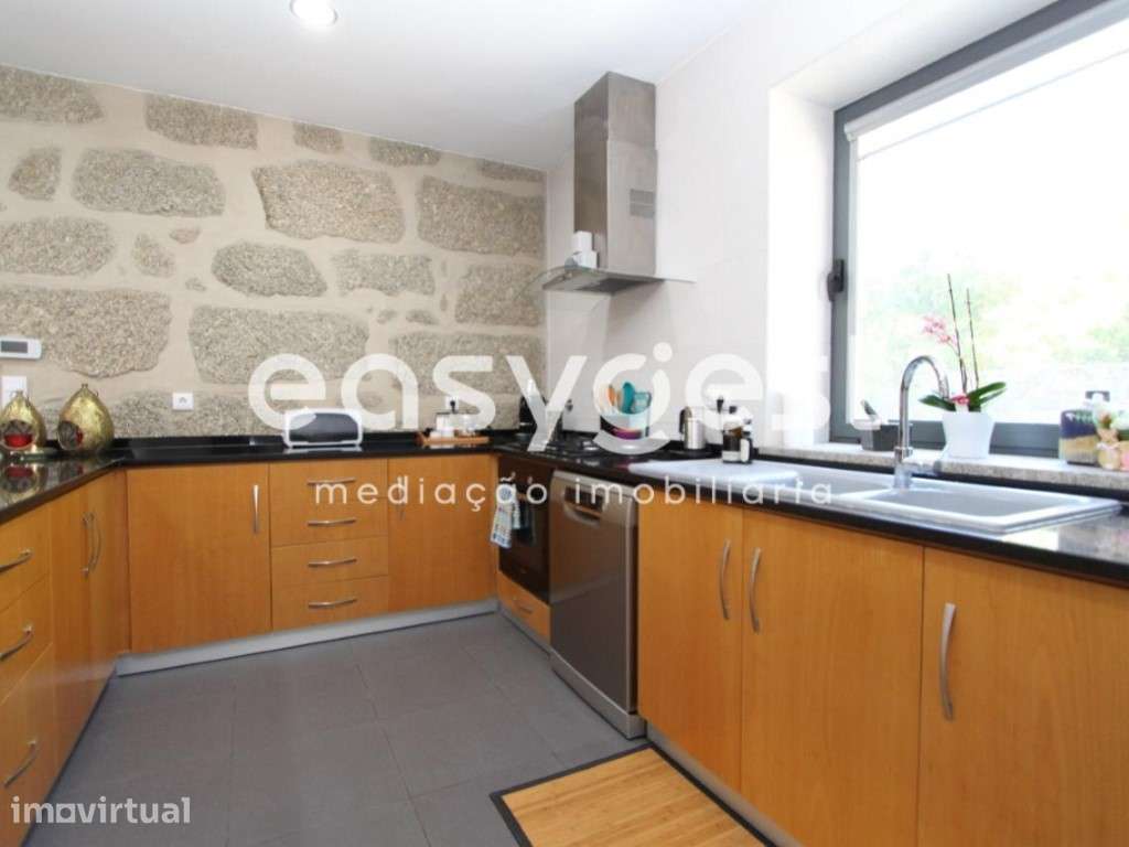 Excelente moradia T4+1 localizada em Travanca de Lagos, OHP - Grande imagem: 3/26