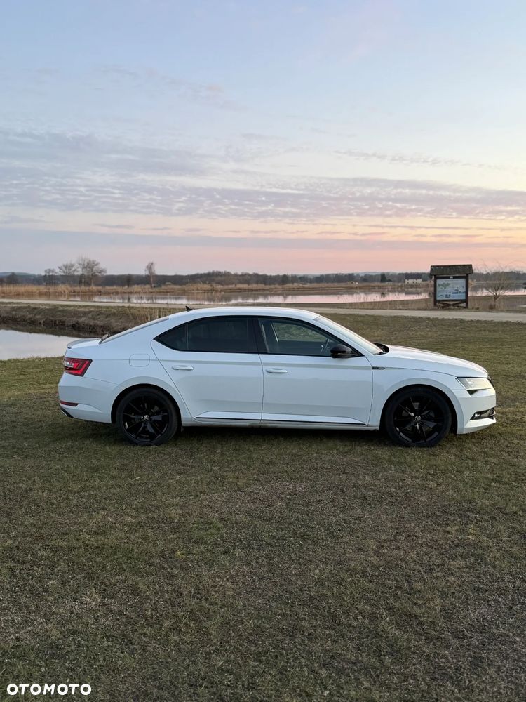 Skoda Superb 2.0 TSI Sportline DSG - 4