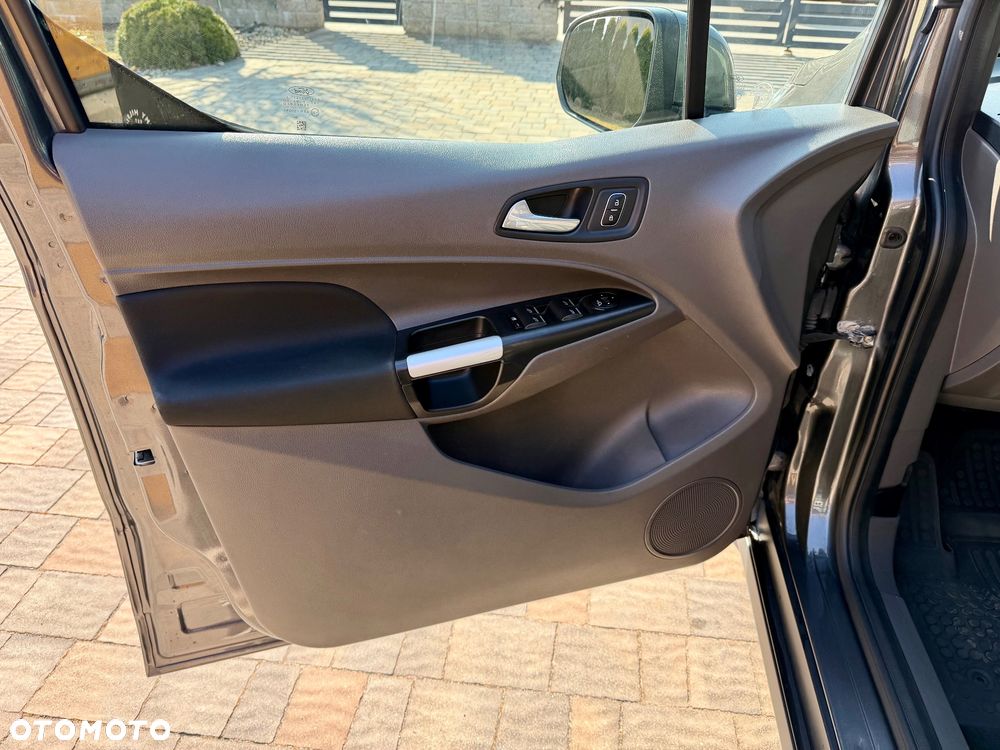 Ford Tourneo Connect Grand - 16