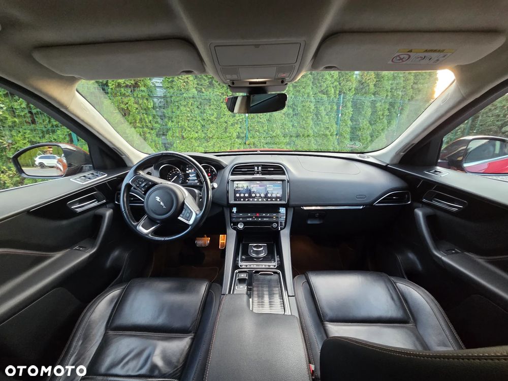 Jaguar F-Pace - 22