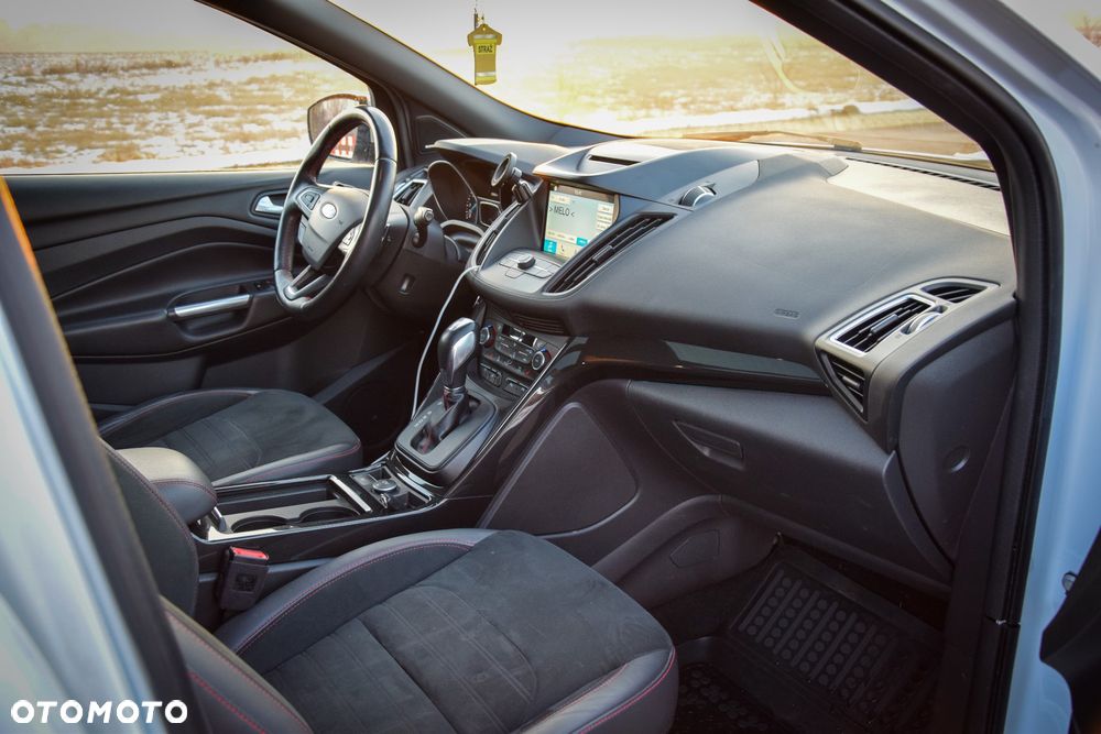 Ford Kuga 1.5 EcoBoost 4x4 ST-Line - 23