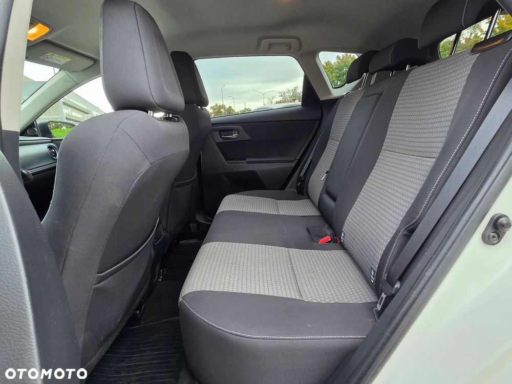 Toyota Auris 1.6 Selection MS - 17