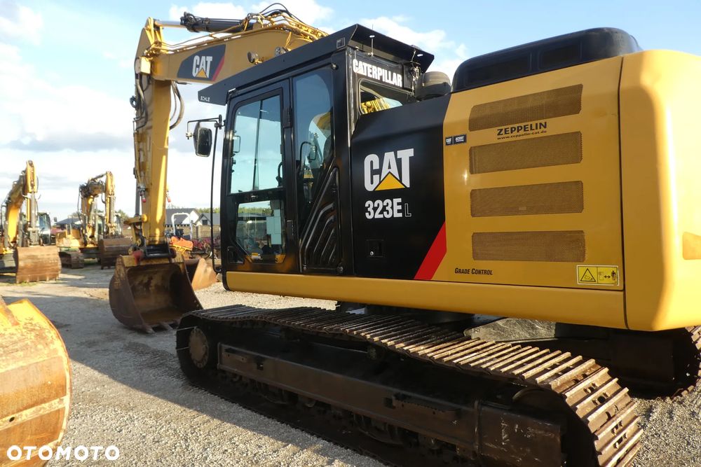 Caterpillar 323 EL Z NIEMIEC DWIE ŁYŻKI