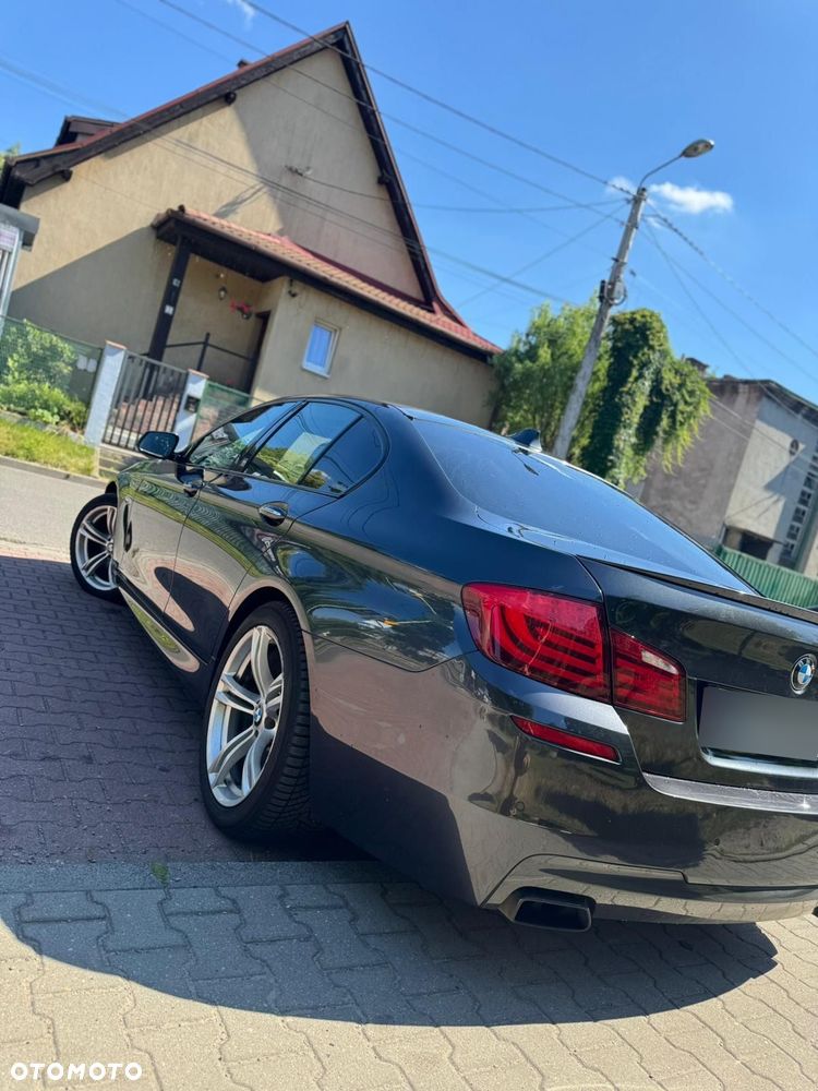 BMW Seria 5 550i - 2