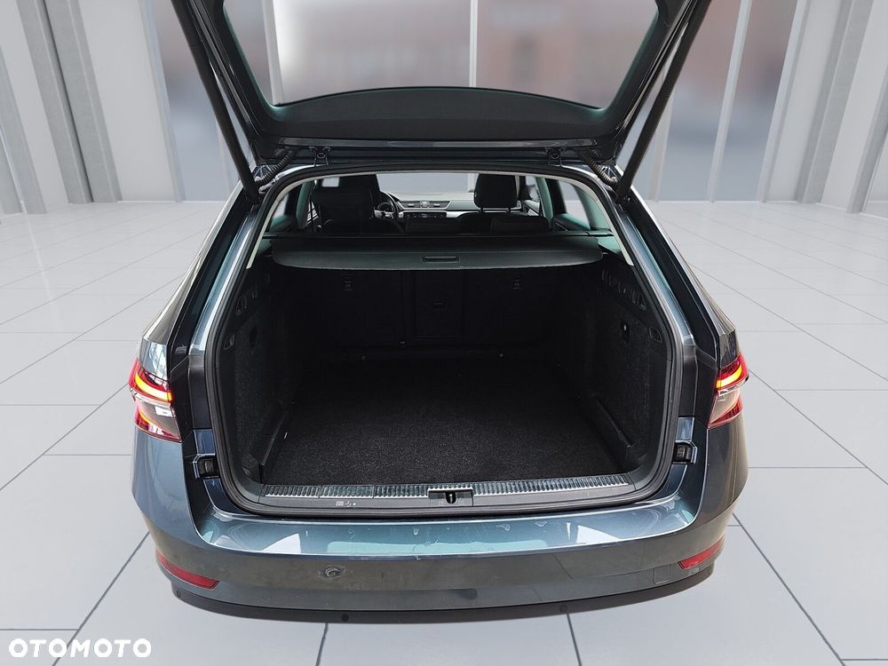 Skoda Superb 2.0 TDI SCR Ambition DSG - 17