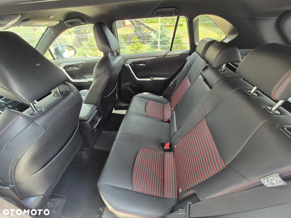 Toyota RAV4 - 8