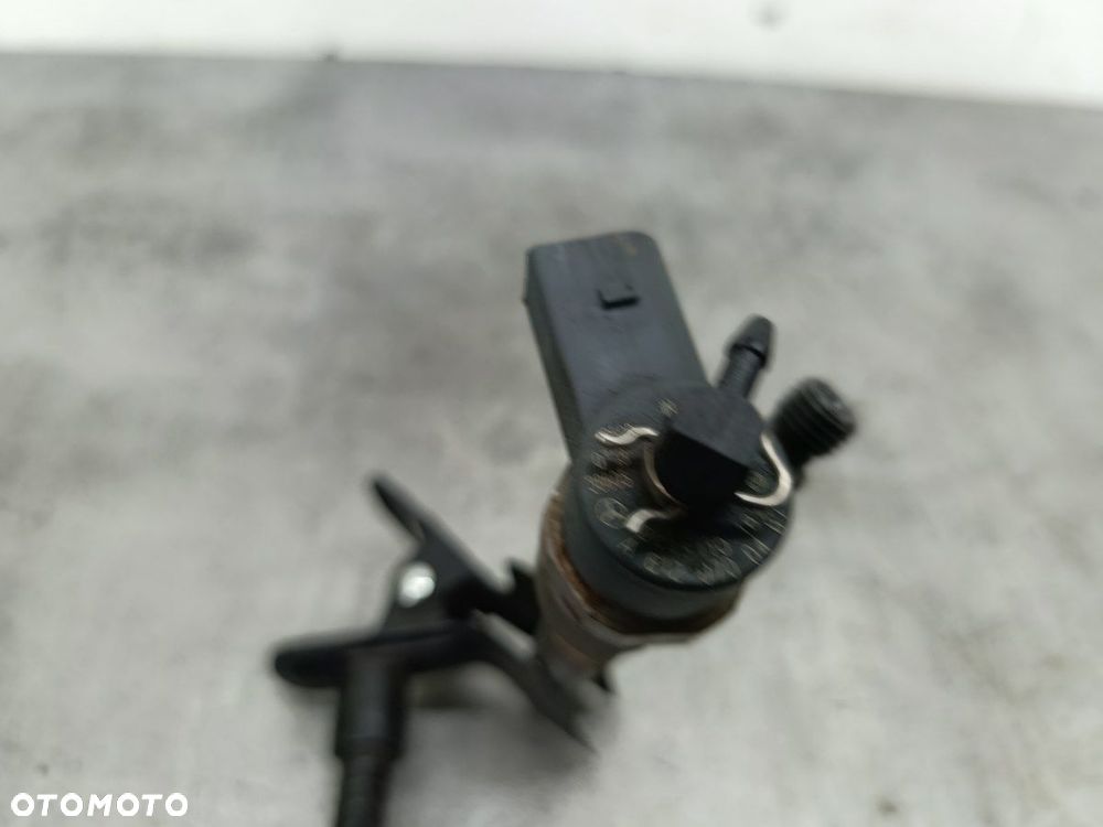 WTRYSKIWACZ MERCEDES VITO W638 FL A6120700487  0445110182  BOSCH 2.2 CDI - 5