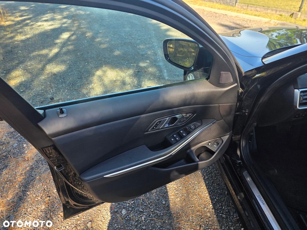BMW Seria 3 - 16