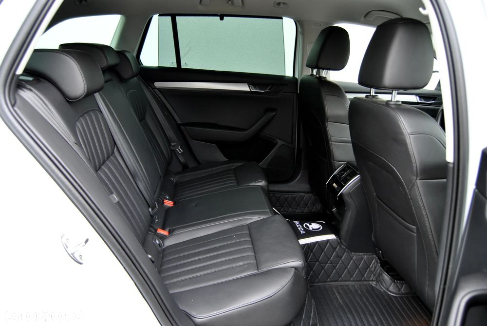 Skoda Superb 2.0 TDI 4x4 DSG Style - 23