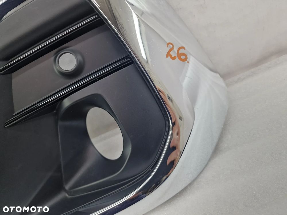 AUDI A8 D5 LIFT 4N0 21- LEWA KRATKA BOCZNA ZDERZAKA PRZEDNIEGO PRZÓD Z CHROMEM NA PDC , NR 4N0807681 + 4N0807151B , NR AUKCJI D/26 - 9