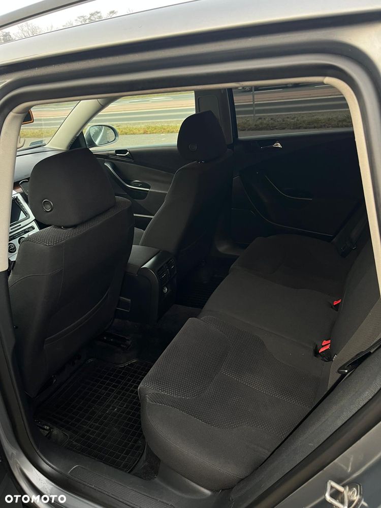 Volkswagen Passat 2.0 TDI DPF R-Line Edition - 8