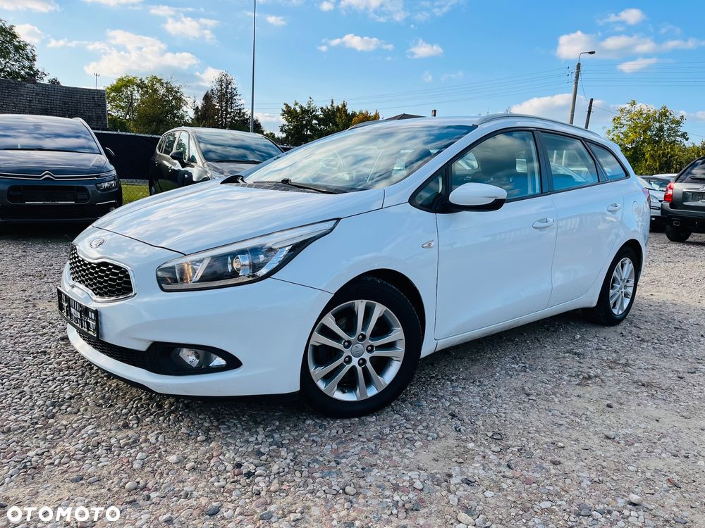 Kia Ceed 1.6 GDI SW Dream-Team Edition - 2