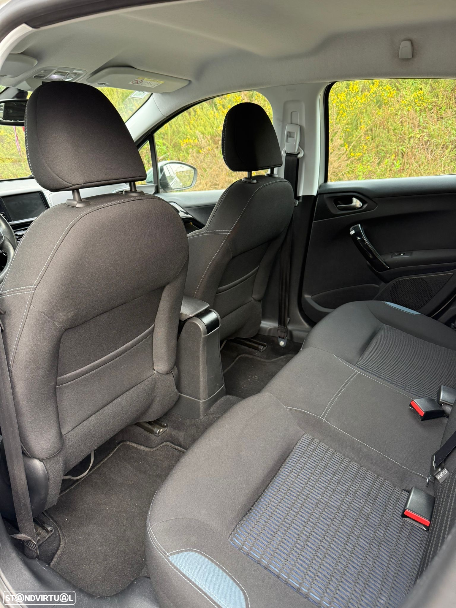Peugeot 208 1.6 BlueHDi Style - 19