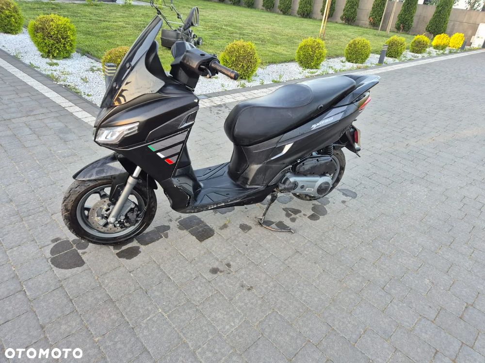 Aprilia SX - 11