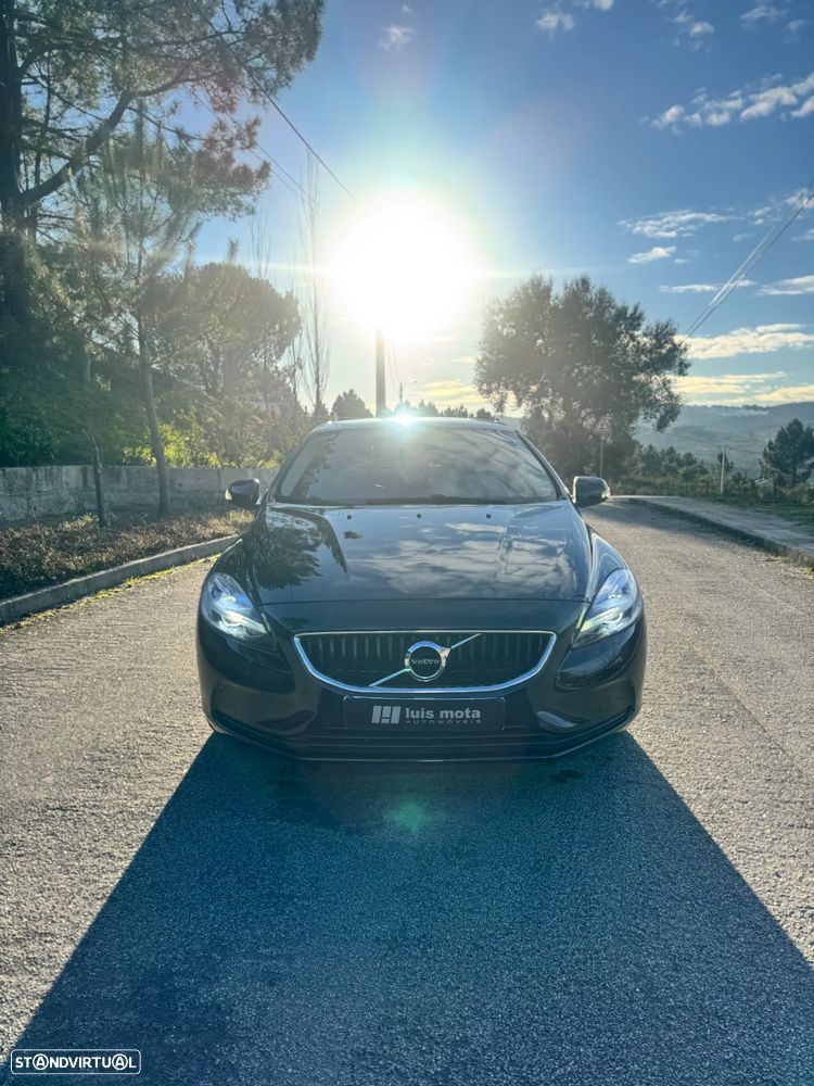 Volvo V40 2.0 D2 Momentum - 3