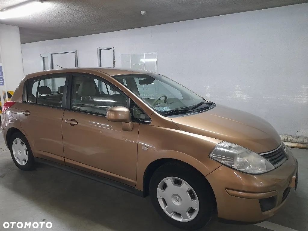Nissan Tiida 1.8 Tekna - 1