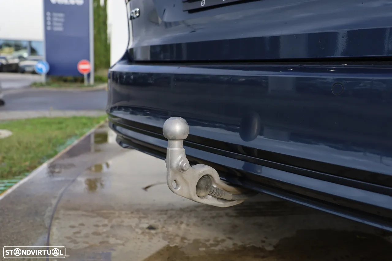 Volvo V90 2.0 B4 Momentum Plus Geartronic - 25