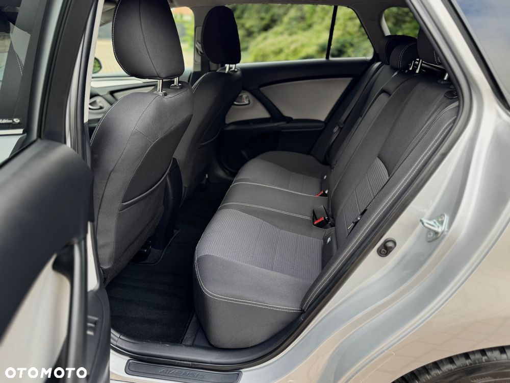 Toyota Avensis - 16