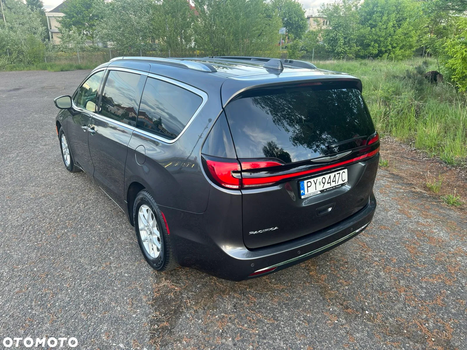 Chrysler Pacifica - 13