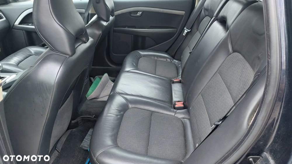 Volvo V70 2.0 Momentum - 9