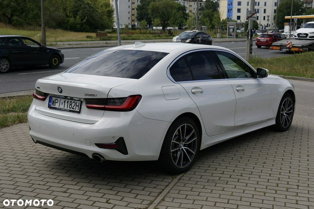 BMW Seria 3 330i xDrive - 7