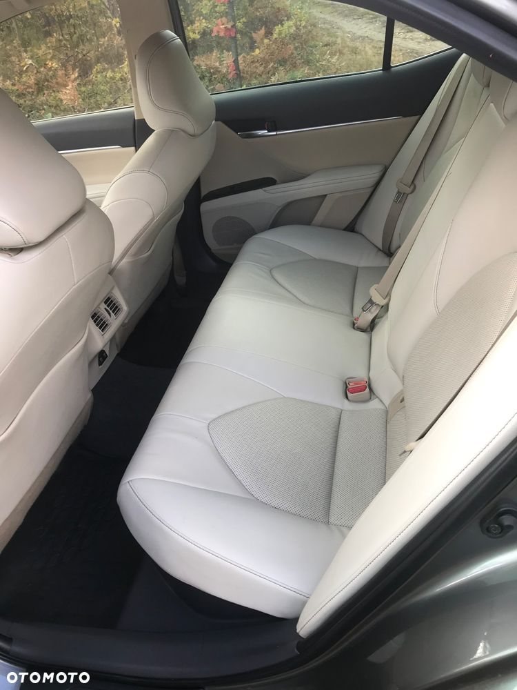 Toyota Camry 2.5 Hybrid Prestige CVT - 6