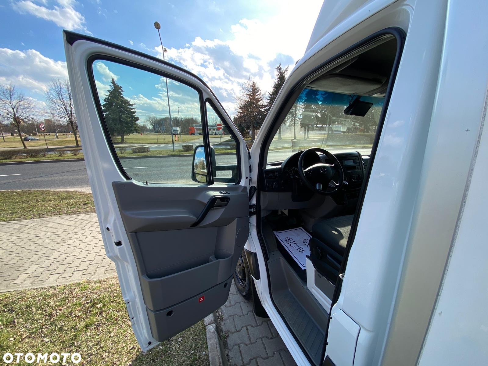 Mercedes-Benz SPRINTER 316 CDI AUTOMAT KONTENER CHŁODNIA MITSUBISHI WINDA ZEPRO - 32