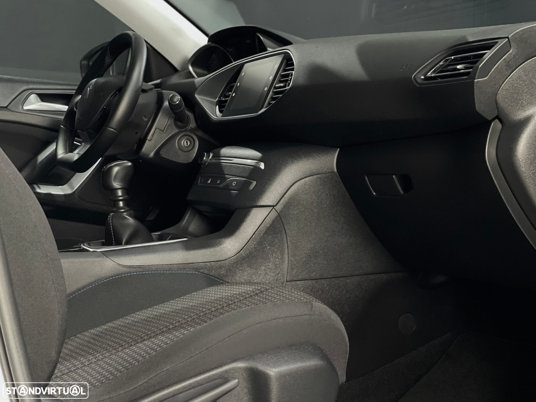 Peugeot 308 1.5 BlueHDi Business Line - 4