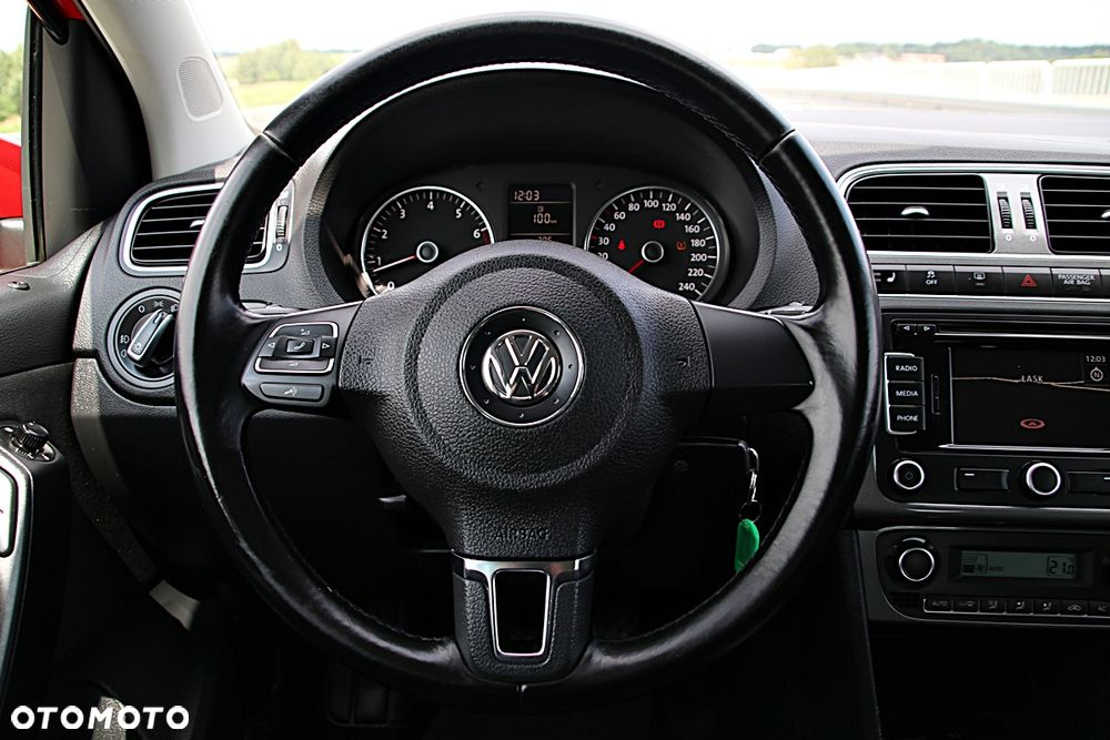Volkswagen Polo 1.4 Highline - 28