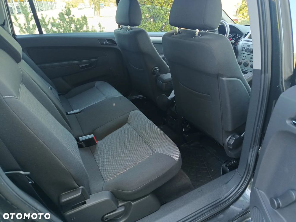 Opel Zafira - 10