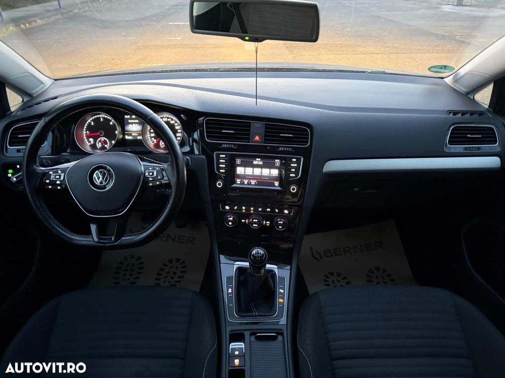 Volkswagen Golf 1.6 TDI BlueMotion Technology Cup - 11