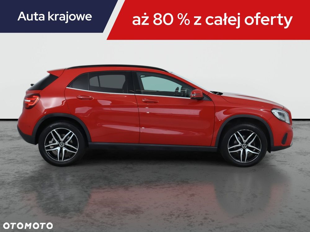 Mercedes-Benz GLA - 8