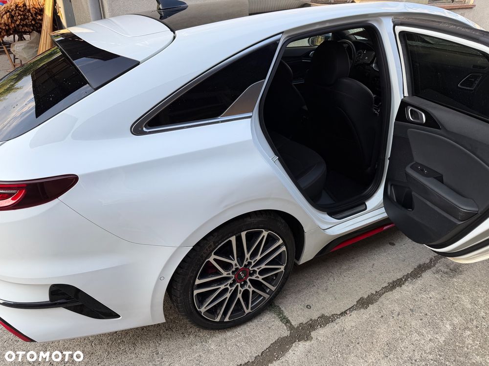 Kia ProCeed 1.6 T-GDI DCT7 OPF GT - 12