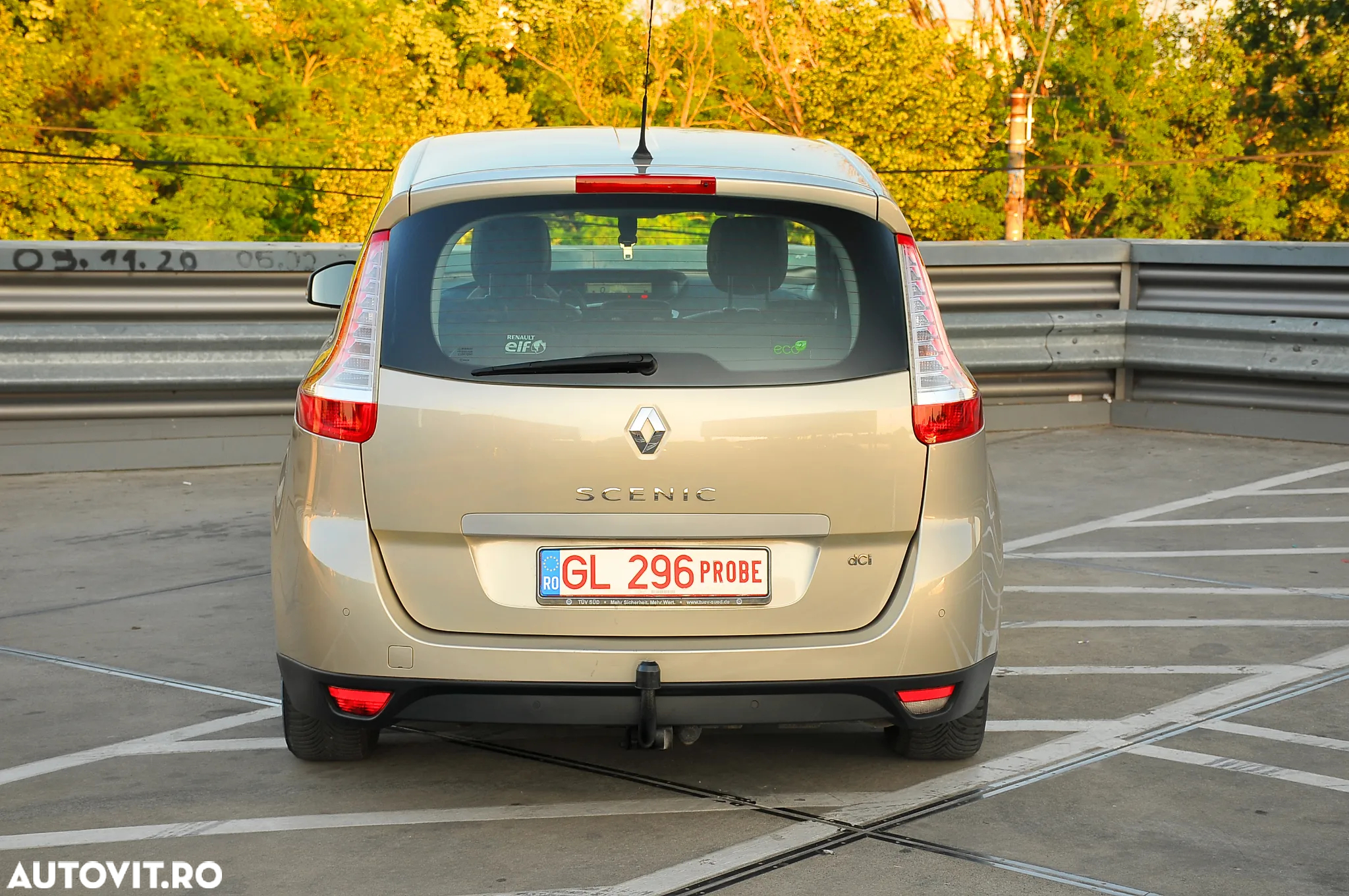 Renault Grand Scenic 1.9 dCi FAP Aut. Dynamique - 12