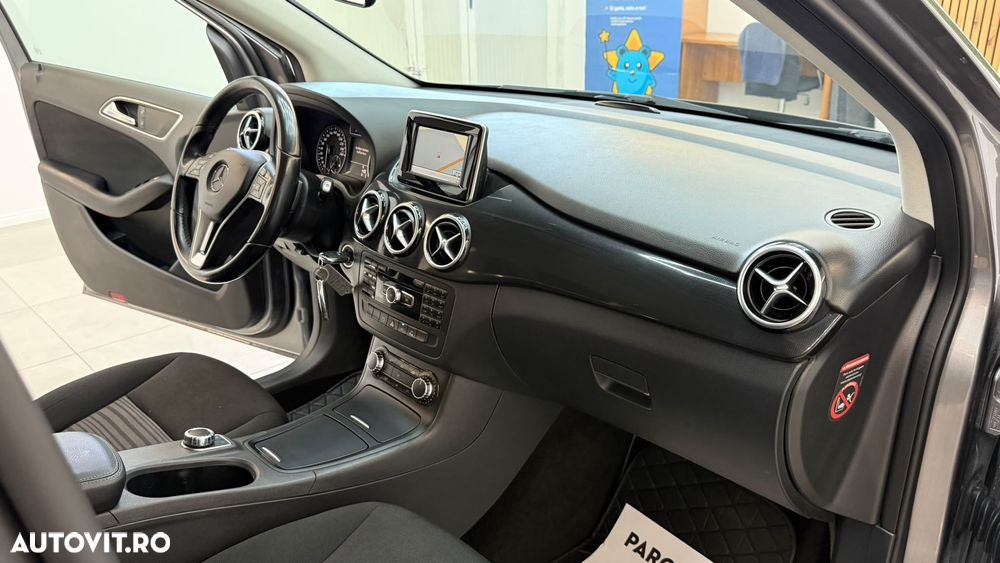 Mercedes-Benz B 180 - 8