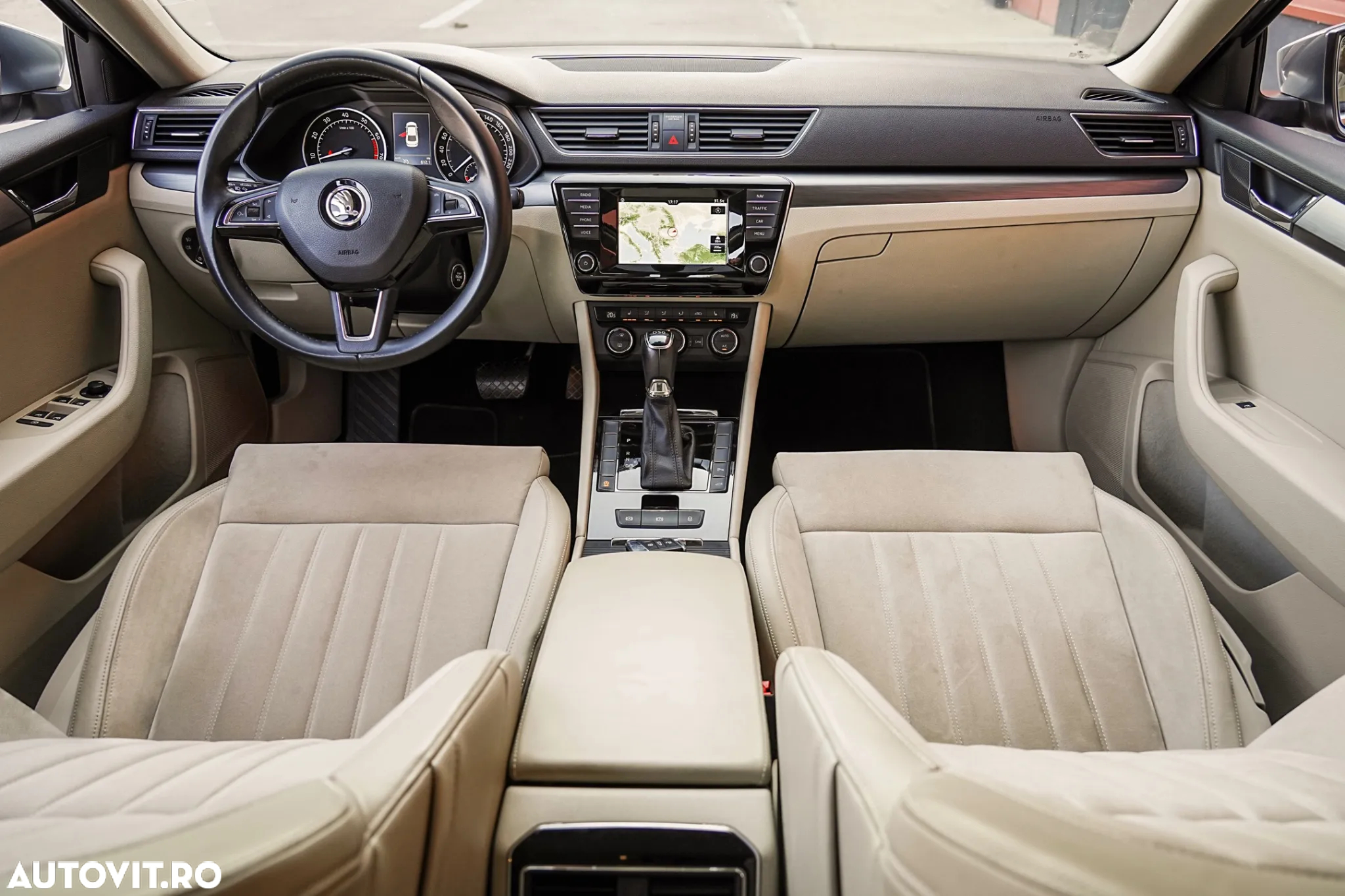 Skoda Superb 1.4 TSI ACT DSG SportLine - 5