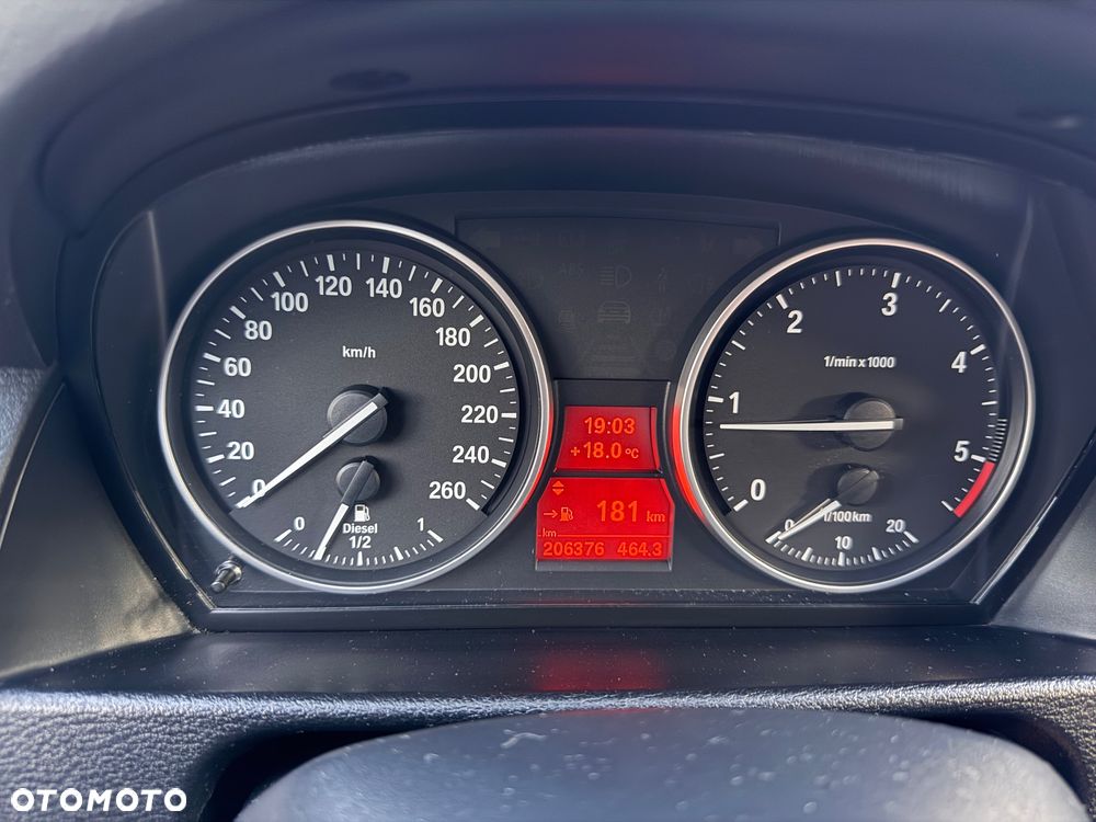 BMW X1 sDrive18d - 13